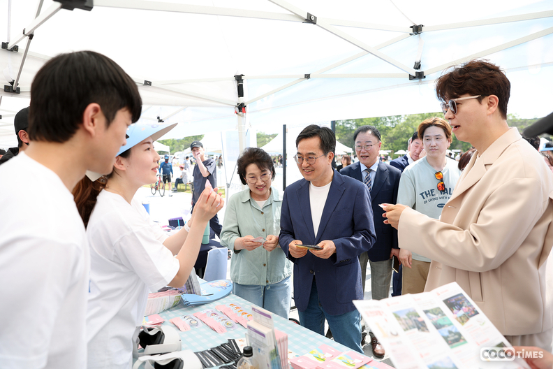 ‘2024 경기도 펫스타(PETSTA)’ 및 ‘경기도 반려동물의 날’ 선포식이 지난 4일 ‘반려마루 화성’에서 개최됐다 <경기도청 제공>
