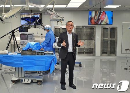 김기진 대표가 16일 수의교육플랫폼 VGTC를 설명하고 있다. © 뉴스1