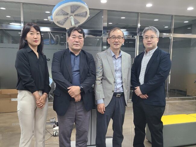 왼쪽부터 한세명, 어경연, 강환구, 문형준 교수. 사진=세명대 동물바이오헬스학과.